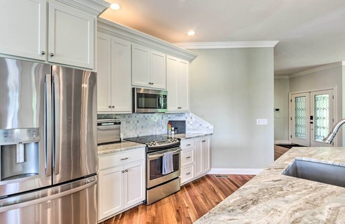 Middlefield House | Elegant Middlefield Getaway w/Game Room!