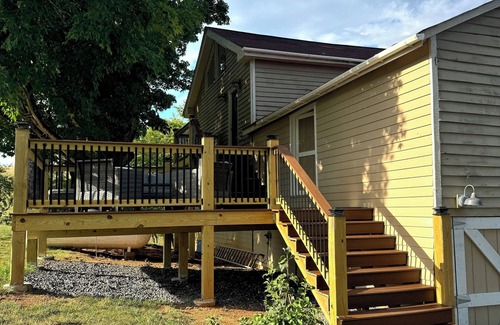 Lexington Apartment | Elegant & Modern Carriage House at Twin Maple Farm