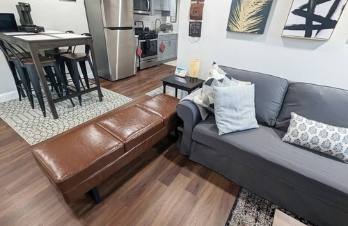 Albany Apartment | Elegant newly renovated smart apartment