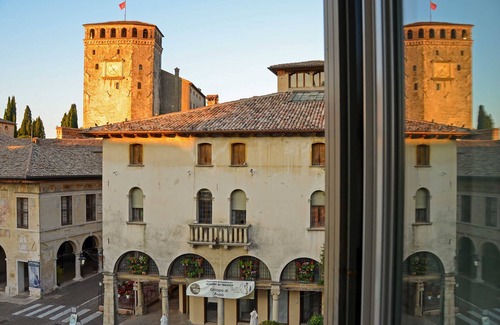 Asolo Apartment | Elegant Penthouse with a View of the Historic Center of Asolo