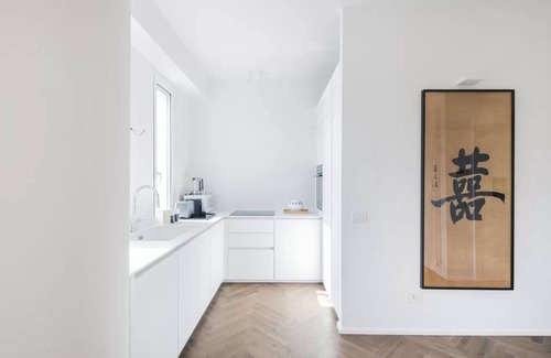Central Station Apartment | Elegant Penthouse with Perimeter Terrace and Panoramic Views in Milan