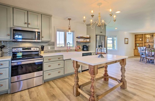 Rolla House | Elegant Prairie Home in Rolla w/ Fire Pit!