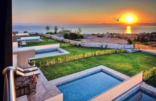 Haniotis House | Elegant Private Pool Villa in Halkidiki