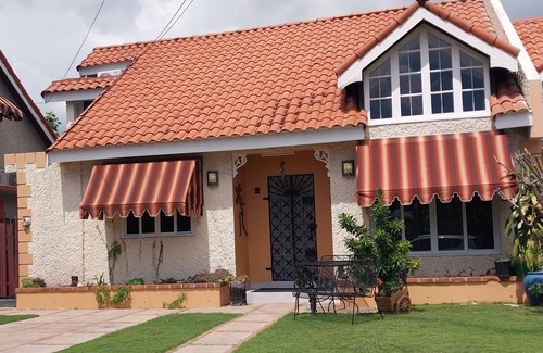 Constant Spring House | Elegant, Quiet & Cozy Kingston Home