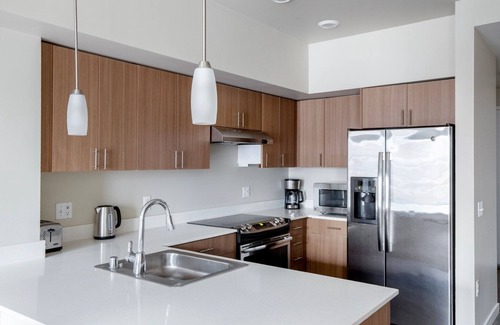 Overlake Apartment | Elegant Redmond 1BR w/Gym & BBQ, nr Town Center, by Blueground