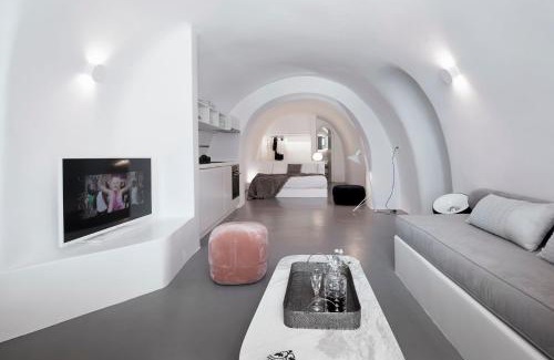 Oia Villa | Elegant Santorini House 3 Bedroom Villa Caldera View-Outdoor Hot Tub Oia