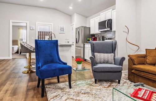 Lubbock House | Elegant & Spacious South Lubbock 3 Bed 2 Bath1 King 2 Queen Near Texas Tech
