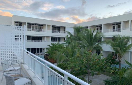 Saint Lawrence House | Elegant, spacious townhouse in a new condo development near stunning Dover beach