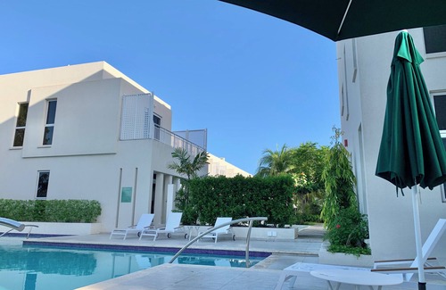 Saint Lawrence House | Elegant, spacious townhouse in a new condo development near stunning Dover beach