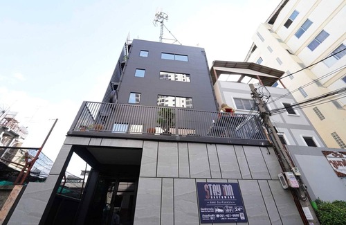 Samsen Nok House | Elegant Standard Double | Heart of Huaikwang