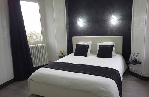 Cluis Bed & Breakfast | Elegant stay at Château, modern comfort and nearby activities