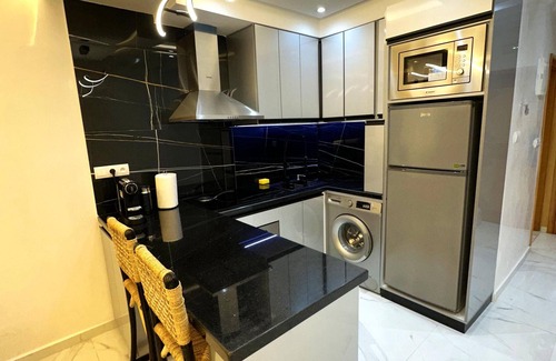 L'Ocean Apartment | Elegant studio near the beach, Four Seasons, and tramway - Rabat center