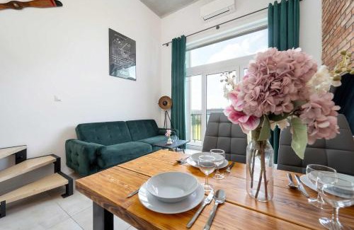Fabryczna Apartment | Elegant Studio with Air Conditioning Near the Airport in Wroclaw by Noclegi Renters