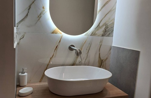 Montecalvario House | Elegant Suite in the heart of Naples