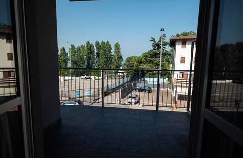 Padenghe sul Garda Apartment | Elegant three-bedroom apartment with pool