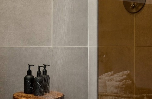 East Bank Hotel | Elegant Urban Escape in Drift Nashville - Sophisticated 1 Bedroom Suite with Designer Furnishings