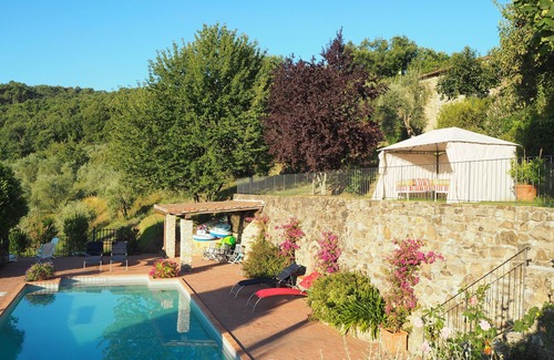 Lido di Camaiore Villa | Elegant villa and farmhouse with stunning views and pool