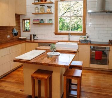 Nelson Villa | Elegant Villa Nestled In The Trees