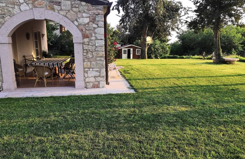 Nord-Est Villa | Elegant villa with large garden in the hills of Verona