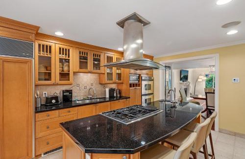 West Vancouver House | Elegant West Vancouver Estate with Ocean Views