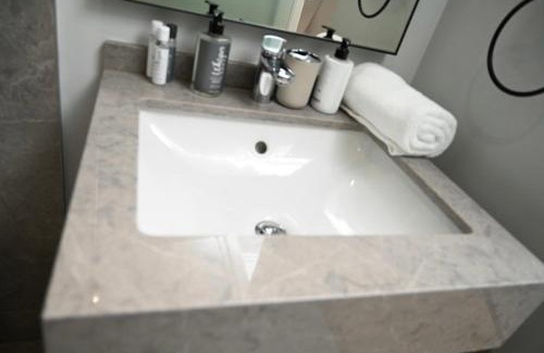 Greater Johannesburg Metropolitan Area Apartment | Elegant-World Ellipse Waterfall