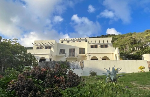 Frigate Bay Villa | Elegantly designed Villa -breathtaking views of Nevis and 2min walk to the beach