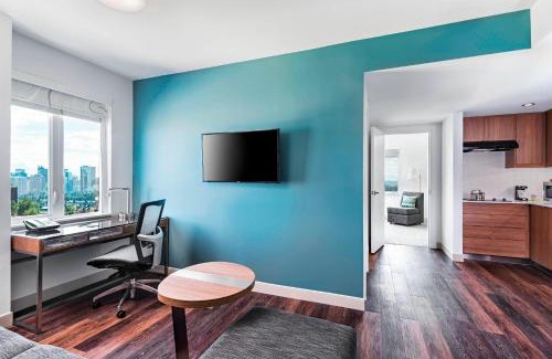 Calgary Hotel | Element Calgary Airport