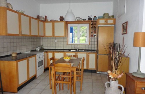 Kithira Apartment | Eleni's waterview studio