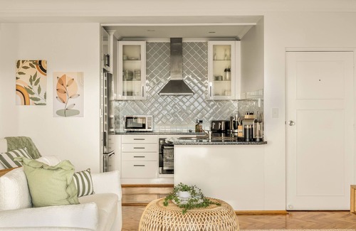 Avoca Beach Apartment | “Elenora #2” – Beachfront Apartment