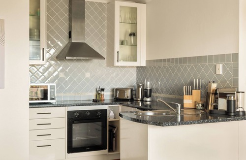 Avoca Beach Apartment | “Elenora #2” – Beachfront Apartment