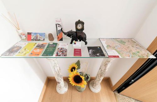 Quartiere Coppede Apartment | Elephant Apartment + 2 Bathrooms