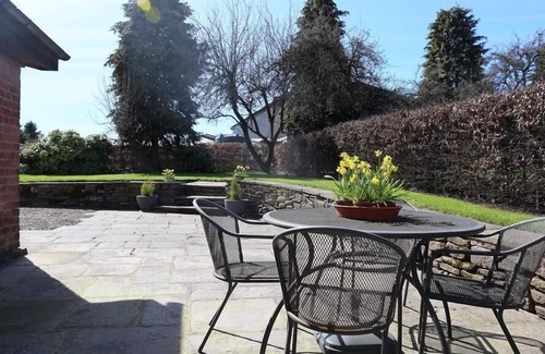 Bromyard Cottage | ELEPHANT COTTAGE, pet friendly, with a garden in Leominster