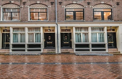 Museum Quarter Apartment | Elevate Your Stay with Refined Luxury Apartment Steps from Madame Tussaud’s