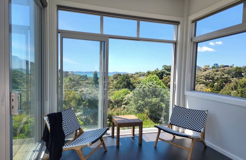 Maraetai Villa | Elevated Coastal Retreat in Maraetai