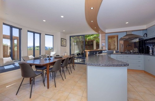 Wanaka House | Elevated Home in Wanaka