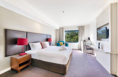 Darwin City Centre Apartment | Elevated Waterfront Living on the Esplanade's Edge