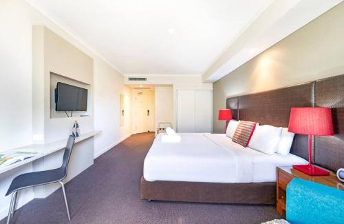Darwin City Centre Apartment | Elevated Waterfront Living on the Esplanade's Edge