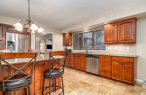 Elgin House | Elgin FHS Rental - Greenridge Dr