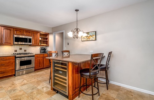 Elgin House | Elgin FHS Rental - Greenridge Dr