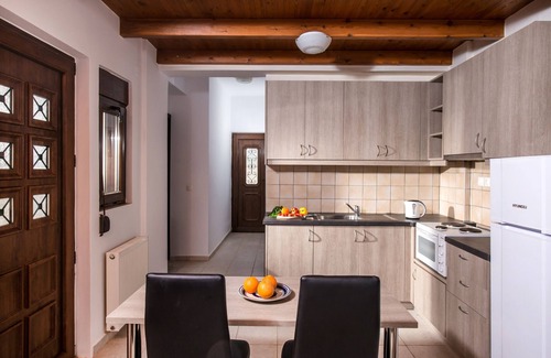 Palaiokastro Villa | Elia 5,cozy two-level maisonette,private pool,close to Heraklion