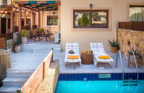 Palaiokastro Villa | Elia 5,cozy two-level maisonette,private pool,close to Heraklion