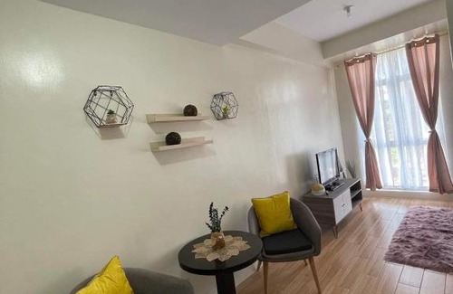 Binan City House | Elie's Home-Holland Park