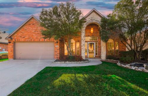 Fossil Creek House | Elite 4BR 2BA Holiday Home with Hot Tub, Pool, and BBQ