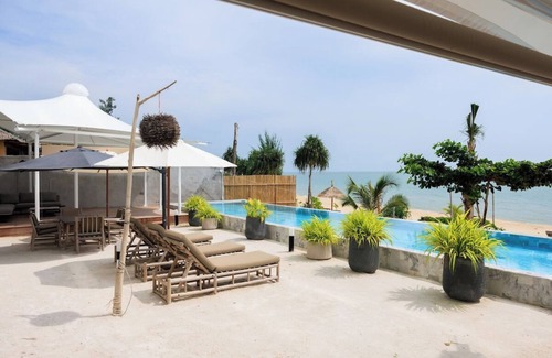 Wichit House | "Elite Atoll Khanom: Luxurious Top View Haven"