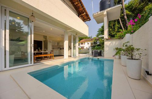 Candolim Villa | ELIVAAS 4 BHK Villa near Beach with Private Pool & Bar - Casa Boa Vida