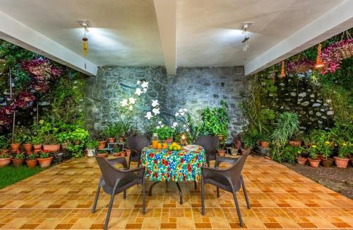 Bhimtal Villa | ELIVAAS 5 BHK with Garden & Balconies - Lakeview Manor