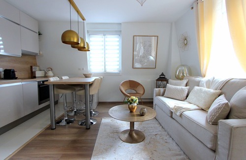 Serris Apartment | ELIZÉ4 Terrace apartment 4pers Disneyland Paris