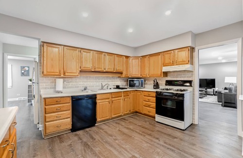 Elk Grove Village House | Elk Grove Village Rental