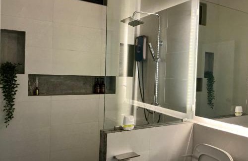 Ban Lo Long House | Ellie House Phuket Old Town