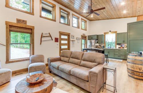 Ellijay House | Ellijay Resort Home with Hot Tub and Fire Pit!